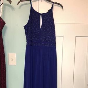 A medium sized dress